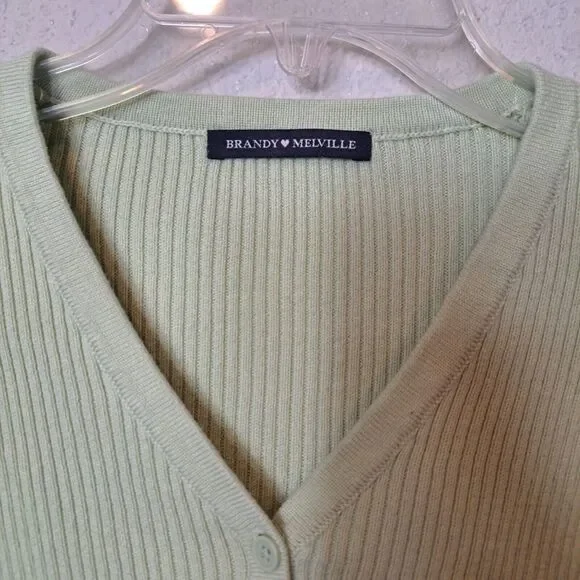 Brandy Melville Women's Sage Green Shannon Cropped Cardigan Sweater Size Small - Picture 3 of 9